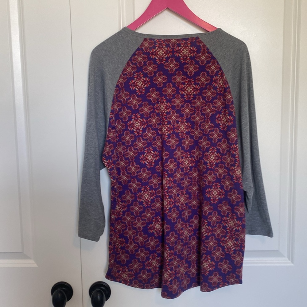 LuLaRoe Randy Tee‎ - Picture 2 of 7